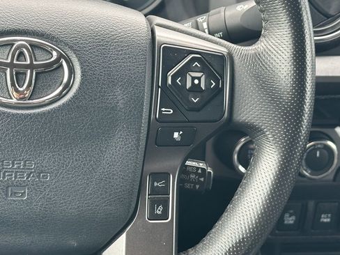 Used 2018 Toyota Tacoma TRD Off-Road w/ Technology Package image 21