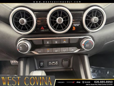 Used 2025 Nissan Sentra SV FWD image 20