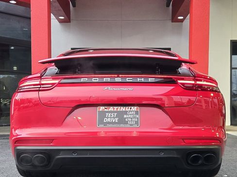 Used 2020 Porsche Panamera image 10