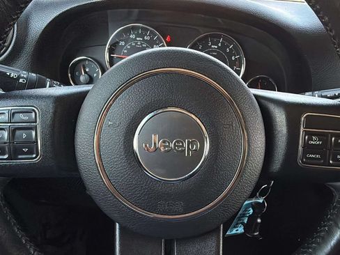 Used 2018 Jeep Wrangler Unlimited Sport w/ Quick Order Package 24W AWD/4WD image 12