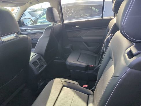 Certified 2023 Volkswagen Atlas SE w/ Panoramic Sunroof Package FWD image 4