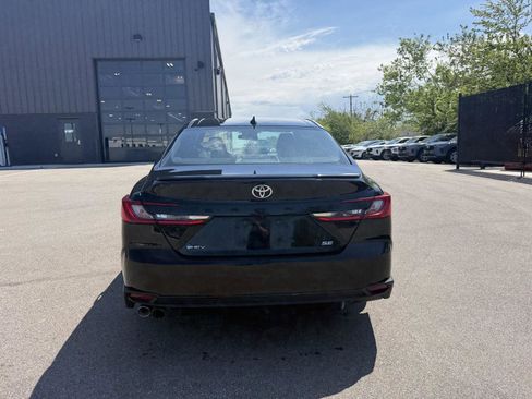 Used 2025 Toyota Camry SE FWD image 4
