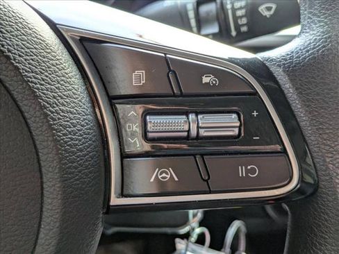 Used 2022 Kia Forte LXS w/ LXS Technology Package FWD image 6