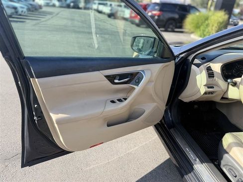 Used 2015 Nissan Altima 2.5 SL FWD image 9