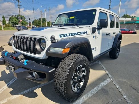 Used 2024 Jeep Wrangler Unlimited Rubicon 4xe AWD/4WD image 11