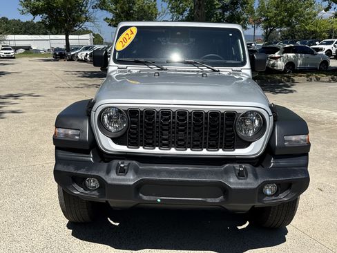 Used 2024 Jeep Wrangler Unlimited Sport AWD/4WD image 2