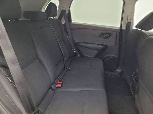 Used 2023 Nissan Rogue S AWD/4WD image 19