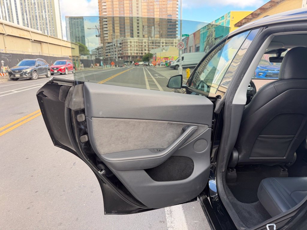 Used 2023 Tesla Model Y AWD image 12