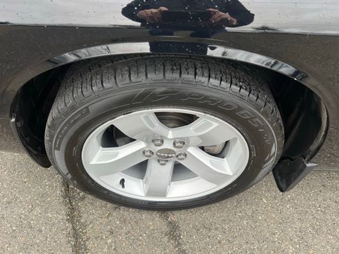 Used 2012 Dodge Challenger R/T image 10