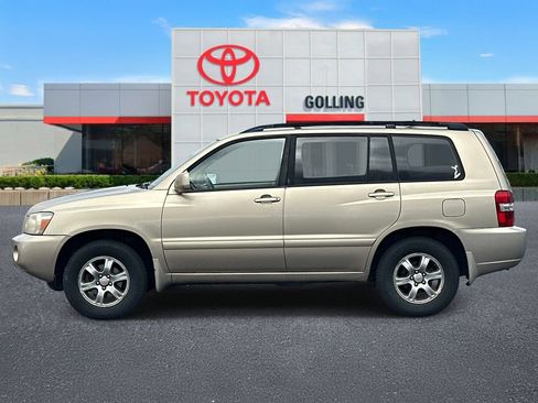 Used 2004 Toyota Highlander 4WD V6 image 2