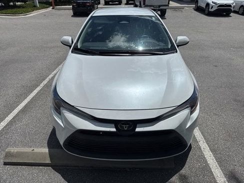 Used 2023 Toyota Corolla LE FWD image 3