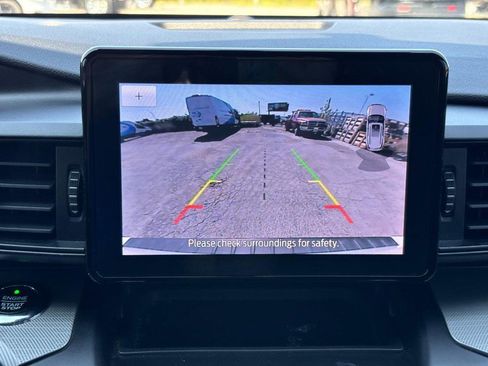 Used 2020 Ford Explorer XLT AWD/4WD image 24