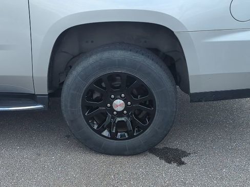 Used 2019 GMC Yukon XL SLT w/ Open Road Package AWD/4WD image 23