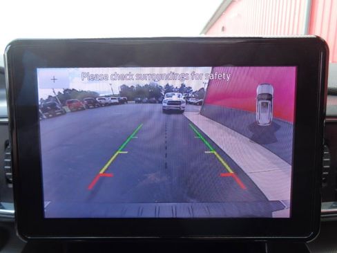 Used 2020 Ford Explorer XLT w/ Equipment Group 202A AWD/4WD image 11