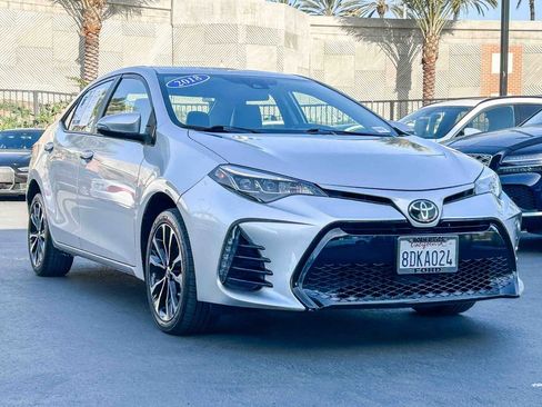 Used 2018 Toyota Corolla SE FWD image 3