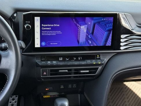 Used 2025 Toyota Camry SE w/ Multimedia Upgrade Package image 18