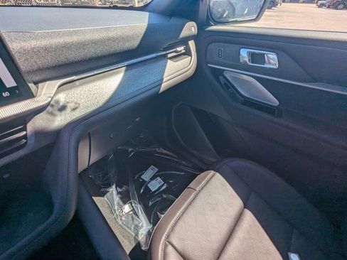 New 2026 Ford Explorer Platinum image 21