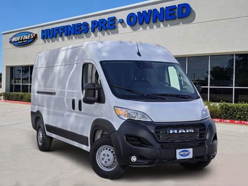 Used 2025 RAM ProMaster 2500 w/ Convenience Group image 1