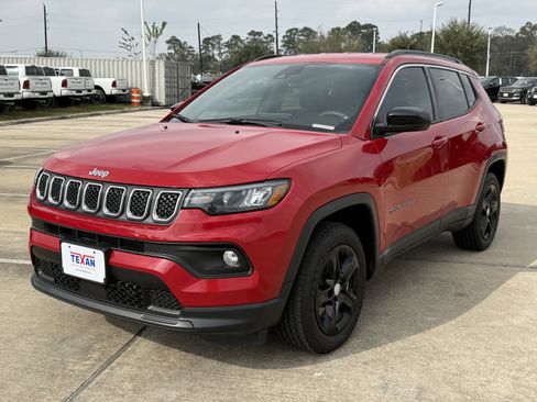 Used 2023 Jeep Compass Latitude w/ Convenience Group image 9