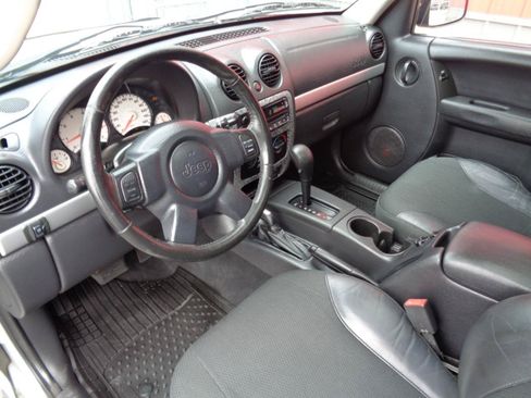 Used 2003 Jeep Liberty Renegade AWD/4WD image 2