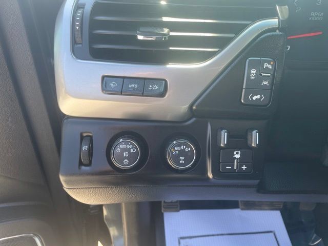 Used 2019 Chevrolet Tahoe Premier AWD/4WD image 11