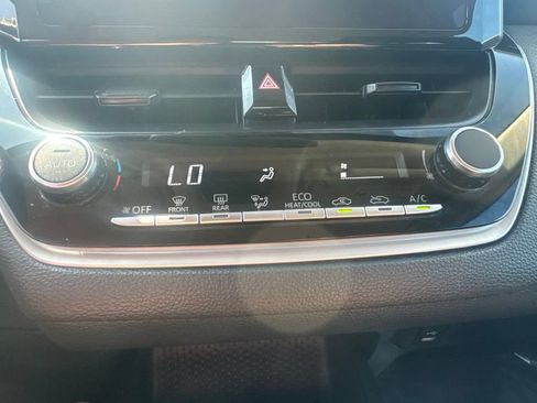 Used 2024 Toyota Corolla LE FWD image 18