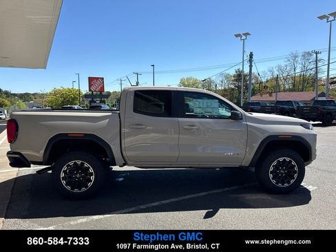 New 2026 GMC Canyon AT4 w/ Technology Plus Package AWD/4WD image 8