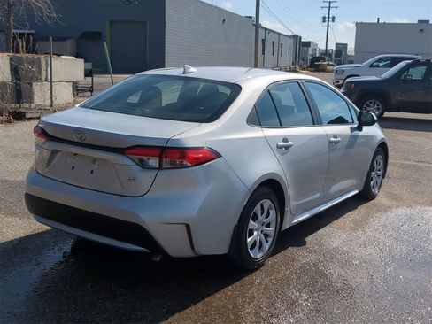 Used 2020 Toyota Corolla LE image 14