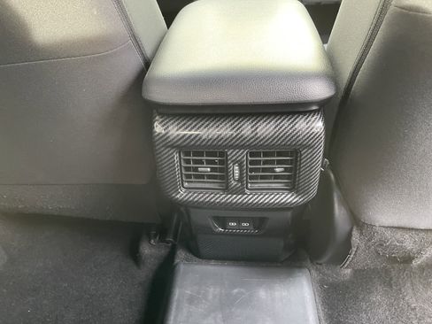 Used 2023 Toyota RAV4 SE image 30