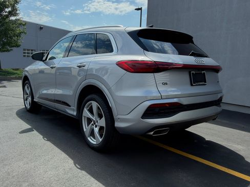 Used 2025 Audi Q5 Premium Plus w/ Premium Plus AWD/4WD image 3