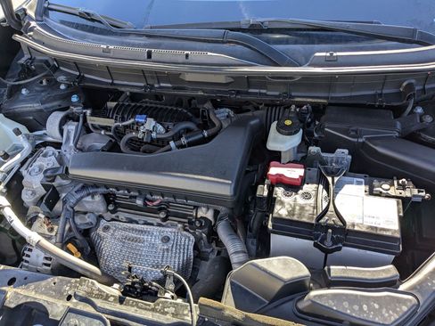 Used 2020 Nissan Rogue SV image 34