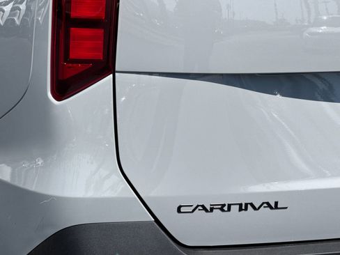 New 2026 Kia Carnival SX w/ SX Dark Edition Package image 33