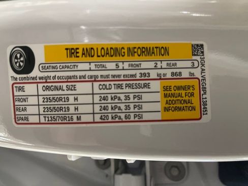 Certified 2023 GMC Terrain SLT w/ Elevation Edition image 30