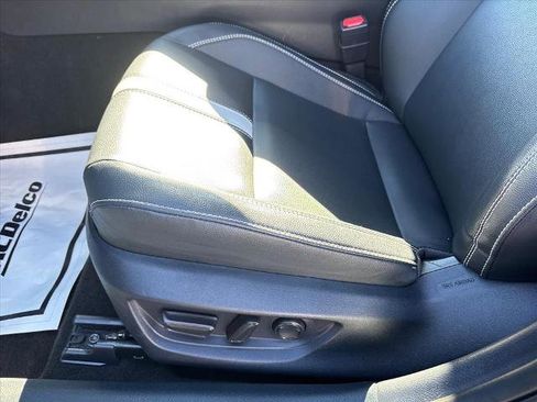 Used 2025 Toyota Camry SE image 20