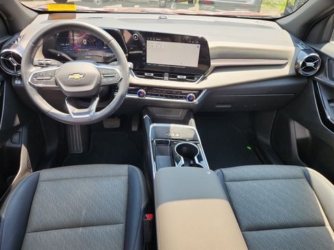 Used 2025 Chevrolet Equinox LT w/ Convenience Package II FWD image 22