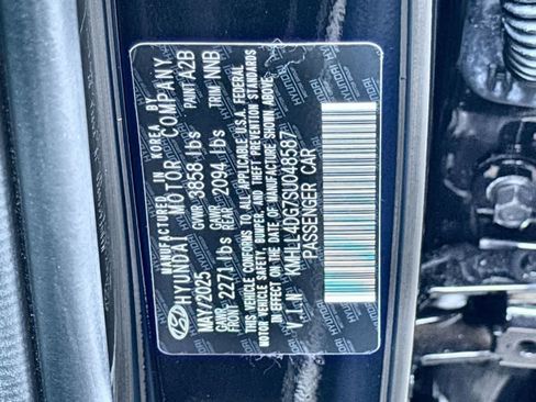 Used 2025 Hyundai Elantra SE FWD image 29