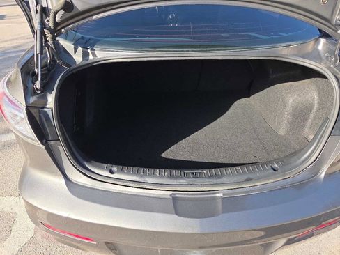 Used 2012 MAZDA MAZDA3 i Touring image 19