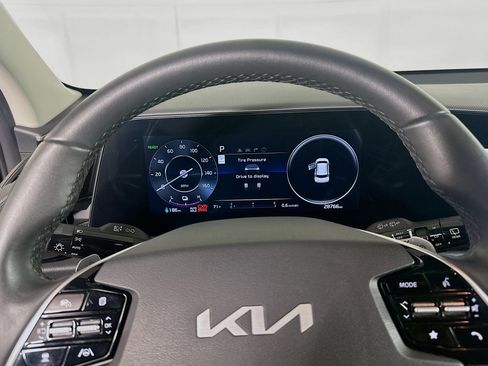 Used 2024 Kia Niro Wind FWD image 19
