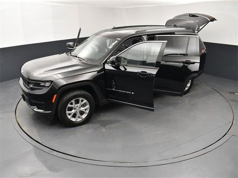 Used 2023 Jeep Grand Cherokee L Limited w/ Luxury Tech Group II image 26