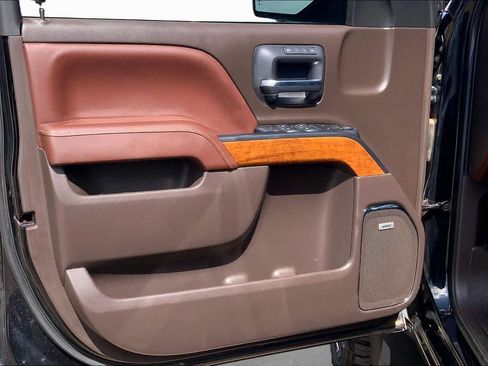 Used 2018 Chevrolet Silverado 1500 High Country AWD/4WD image 22