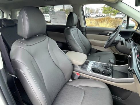 New 2026 Kia Carnival LXS image 32