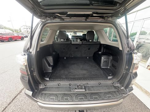 Used 2019 Toyota 4Runner TRD Off-Road Premium AWD/4WD image 16