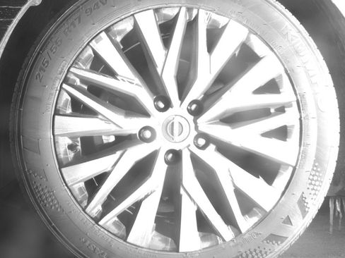 Used 2025 Nissan Altima 2.5 SV FWD image 12