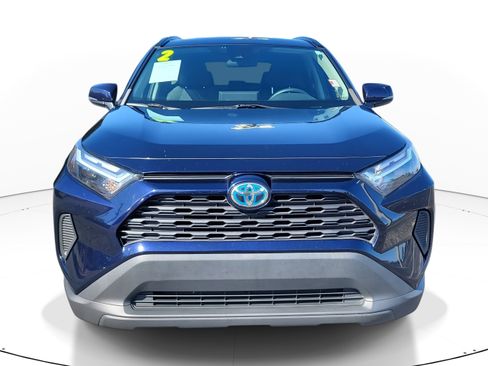 Used 2022 Toyota RAV4 XLE image 2