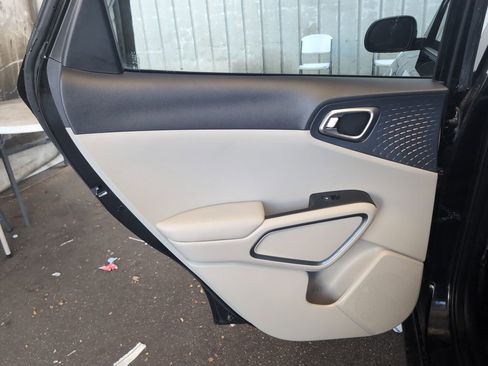 Used 2024 Kia Soul EX image 13