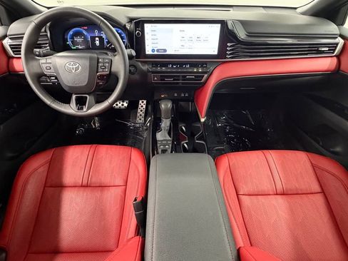 Used 2025 Toyota Camry XSE AWD/4WD image 38