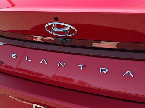 Certified 2021 Hyundai Elantra SEL FWD image 30