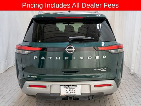 Used 2022 Nissan Pathfinder Platinum w/ Cargo Package AWD/4WD image 4
