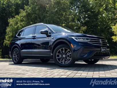 Used 2023 Volkswagen Tiguan SE w/ Panoramic Sunroof Package