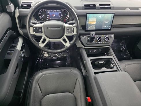 Used 2023 Land Rover Defender 130 SE image 12
